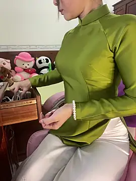    Erin    online show from April 19, 2:23 am