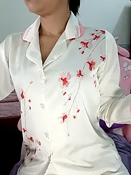    Erin    online show from April 3, 4:41 am