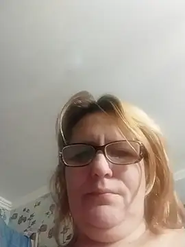 Forest-Lady online show from February 18, 6:11 am