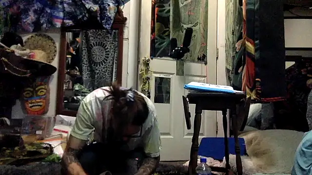 Snapshot of Robriguezxxx chatting on December 18, 8:30 am Robriguezxxx online show from December 18, 8:30 am