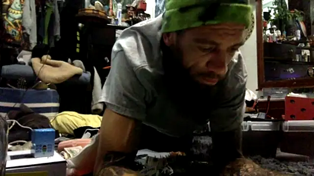 Snapshot of Robriguezxxx chatting on October 31, 5:04 am Robriguezxxx online show from October 31, 5:04 am