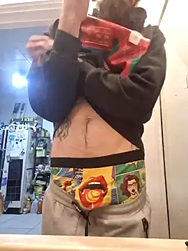 Snapshot of Robriguezxxx chatting on February 13, 8:38 am Robriguezxxx online show from February 13, 8:38 am