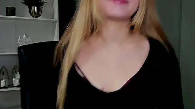 Snapshot of kitty_valeria chatting on September 22, 8:48 pm kitty valeria online show from September 22, 8:48 pm
