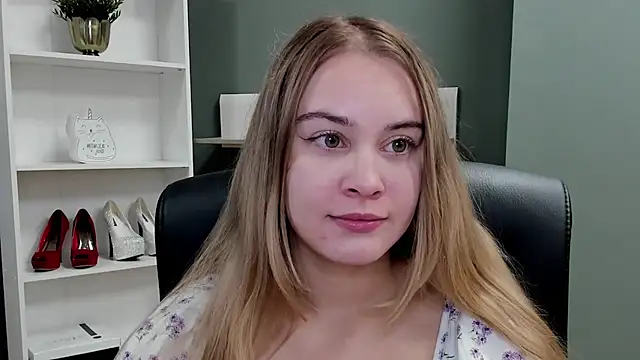 Snapshot of kitty_valeria chatting on November 23, 9:58 pm kitty valeria online show from November 23, 9:58 pm