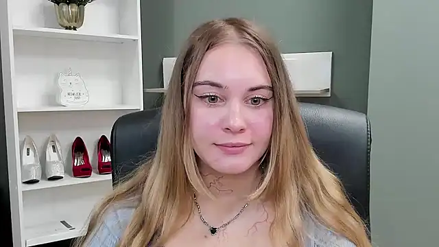 Snapshot of kitty_valeria chatting on October 26, 7:53 am kitty valeria online show from October 26, 7:53 am