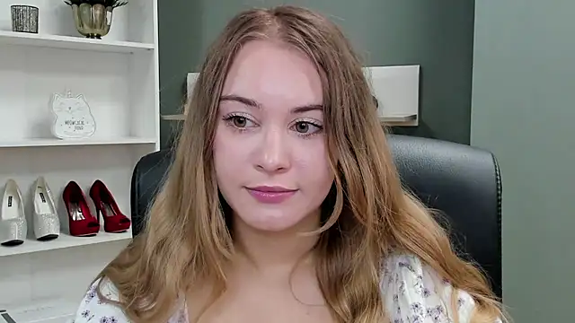 Snapshot of kitty_valeria chatting on October 11, 6:36 am kitty valeria online show from October 11, 6:36 am