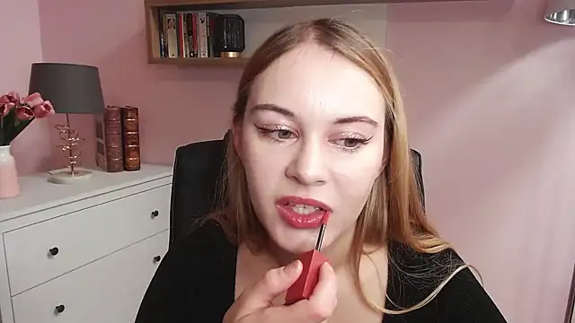 Snapshot of kitty_valeria chatting on December 8, 8:09 am kitty valeria online show from December 8, 8:09 am