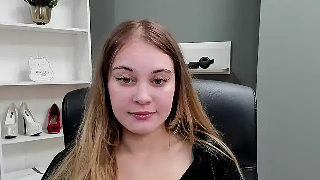 Snapshot of kitty_valeria chatting on October 27, 9:49 pm kitty valeria online show from October 27, 9:49 pm