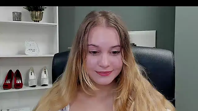 Snapshot of kitty_valeria chatting on September 17, 8:55 pm kitty valeria online show from September 17, 8:55 pm