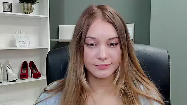 Snapshot of kitty_valeria chatting on October 5, 1:46 pm kitty valeria online show from October 5, 1:46 pm