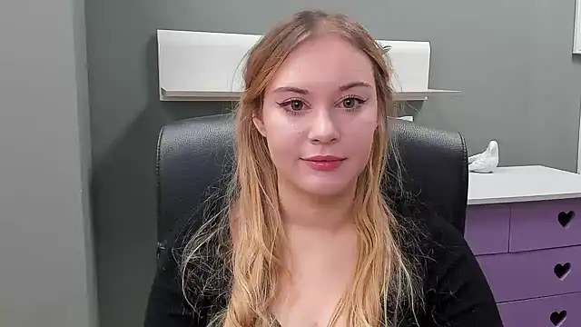 Snapshot of kitty_valeria chatting on February 8, 7:48 am kitty valeria online show from February 8, 7:48 am
