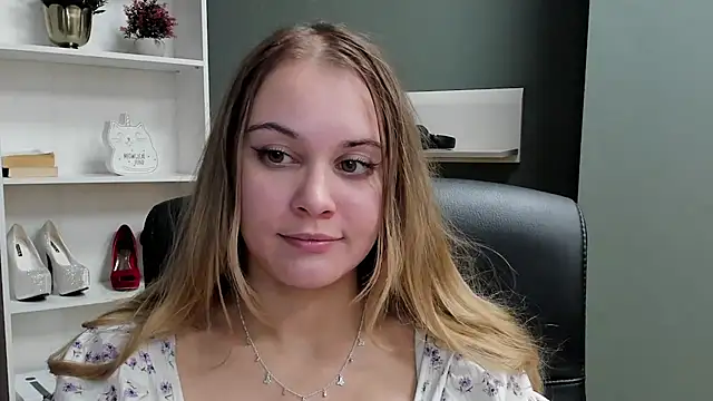 kitty valeria online show from December 14, 7:52 pm