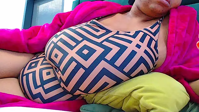 GoddessTitts online show from May 16, 5:39 am