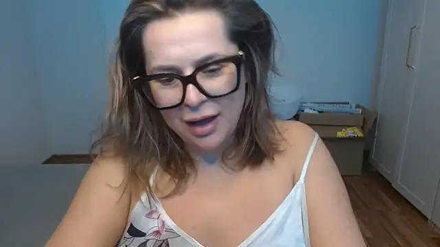 Snapshot of teaseDiana chatting on October 12, 9:32 am teaseDiana online show from October 12, 9:32 am