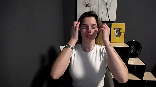 Snapshot of lady_olivia_ chatting on May 19, 1:18 pm lady olivia online show from May 19, 1:18 pm