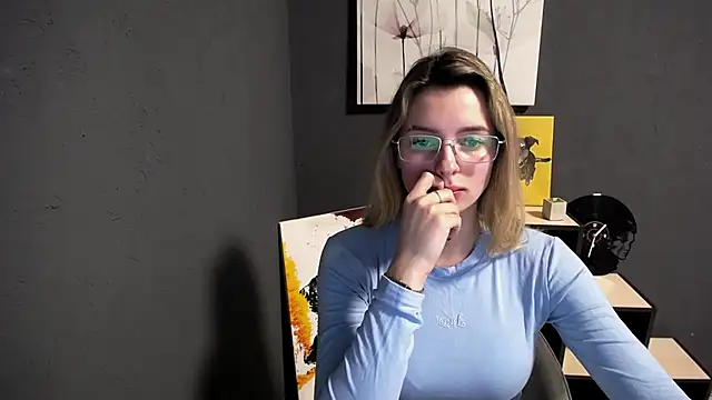 lady olivia  online show from March 7, 3:50 pm