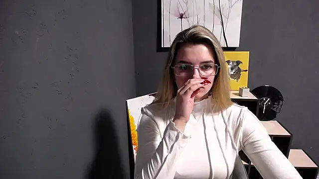 lady olivia  online show from February 17, 2:25 pm