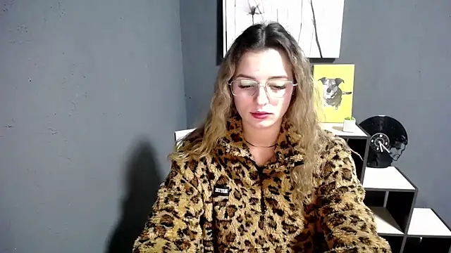 lady olivia  online show from October 29, 5:12 pm