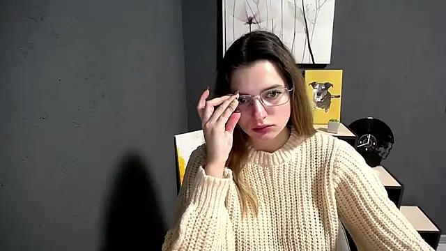 lady olivia  online show from December 17, 1:27 pm