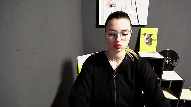 Snapshot of lady_olivia_ chatting on May 21, 12:24 pm lady olivia online show from May 21, 12:24 pm