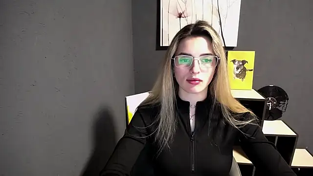 Snapshot of lady_olivia_ chatting on April 23, 1:13 pm lady olivia online show from April 23, 1:13 pm