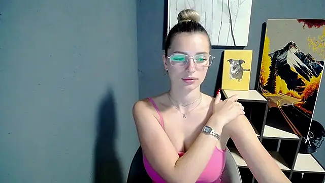 Snapshot of lady_olivia_ chatting on June 24, 12:37 pm lady olivia online show from June 24, 12:37 pm
