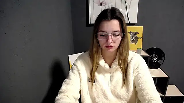 lady olivia  online show from October 27, 1:45 pm