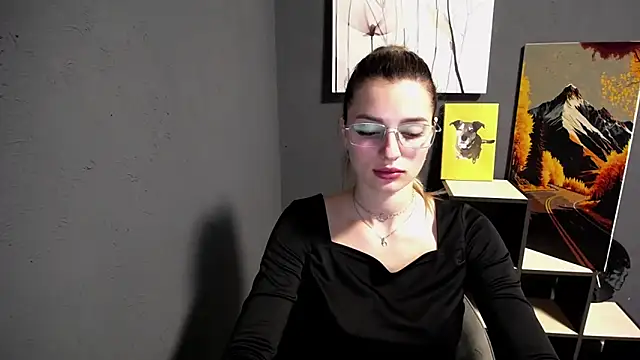 Snapshot of lady_olivia_ chatting on June 7, 12:21 pm lady olivia online show from June 7, 12:21 pm