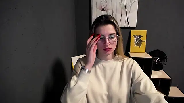 lady olivia  online show from April 8, 12:50 pm