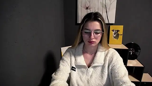 Snapshot of lady_olivia_ chatting on April 22, 5:31 pm lady olivia online show from April 22, 5:31 pm