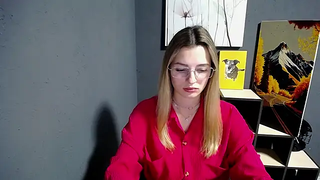 Snapshot of lady_olivia_ chatting on June 13, 12:25 pm lady olivia online show from June 13, 12:25 pm