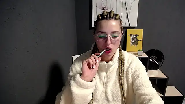 Snapshot of lady_olivia_ chatting on October 17, 2:52 pm lady olivia online show from October 17, 2:52 pm