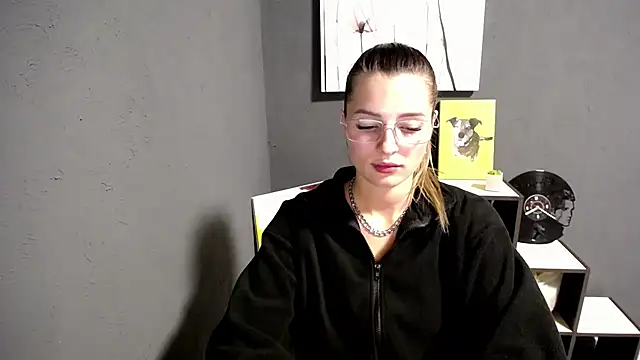 Snapshot of lady_olivia_ chatting on September 23, 2:57 pm lady olivia online show from September 23, 2:57 pm