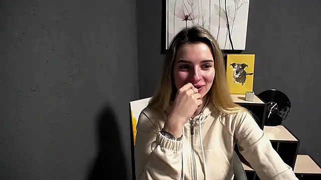 lady olivia  online show from March 14, 1:50 pm