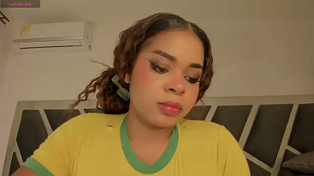 Snapshot of Samanntha_Rose chatting on January 31, 7:45 pm Samanntha Rose online show from January 31, 7:45 pm