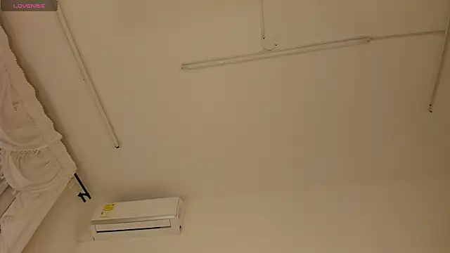 Snapshot of Samanntha_Rose chatting on February 12, 1:11 pm Samanntha Rose online show from February 12, 1:11 pm