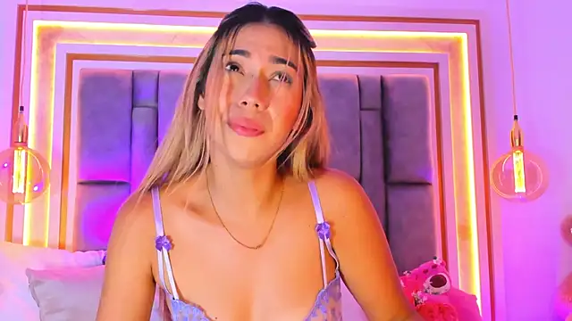 elianabrown online show from July 19, 1:14 am