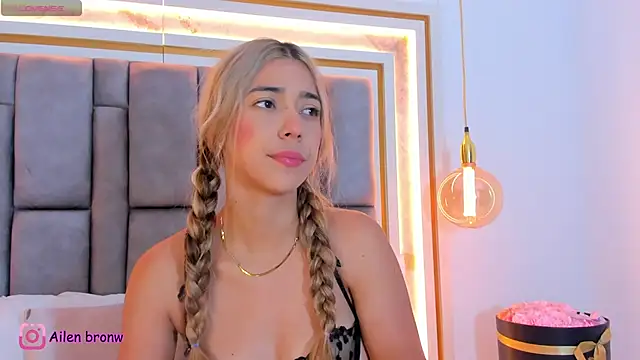 elianabrown online show from March 20, 1:06 am