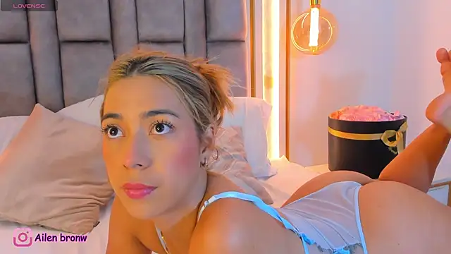 elianabrown online show from March 17, 12:35 am