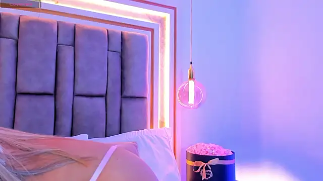 elianabrown online show from February 26, 12:10 am