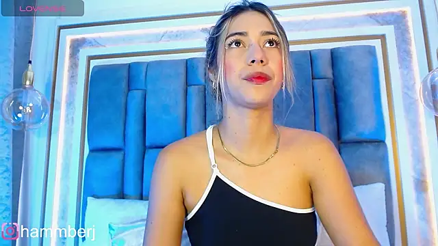 Snapshot of elianabrown chatting on March 21, 10:50 pm elianabrown online show from March 21, 10:50 pm