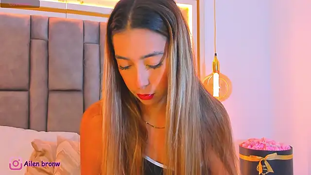 Snapshot of elianabrown chatting on November 7, 9:30 pm elianabrown online show from November 7, 9:30 pm