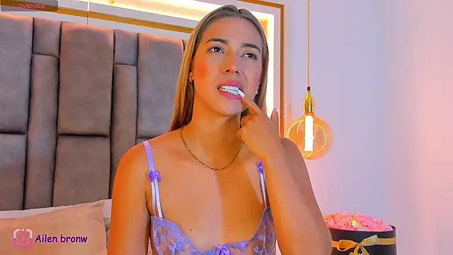 elianabrown online show from February 13, 12:32 am