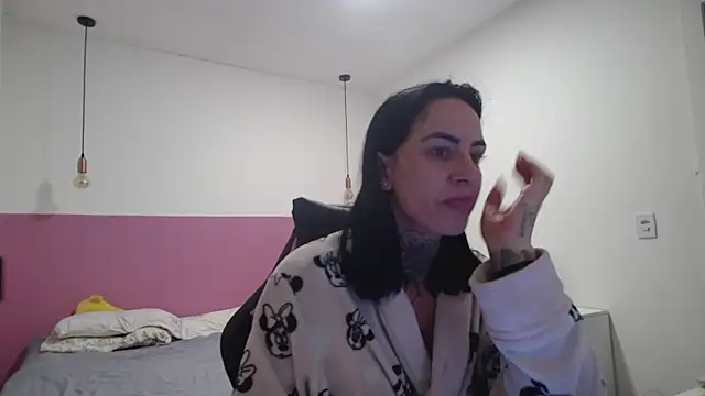 Snapshot of YasmimBrasil chatting on June 16, 6:57 am YasmimBrasil online show from June 16, 6:57 am