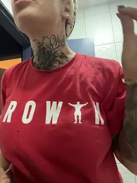 YasmimBrasil online show from April 17, 7:00 am