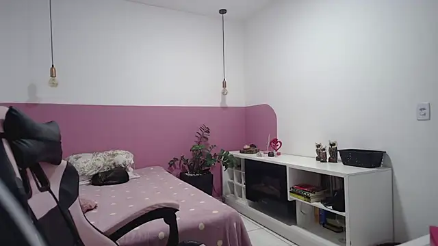Snapshot of YasmimBrasil chatting on July 17, 5:48 am YasmimBrasil online show from July 17, 5:48 am