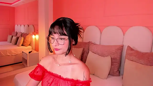 emilly williams  online show from March 6, 5:00 pm