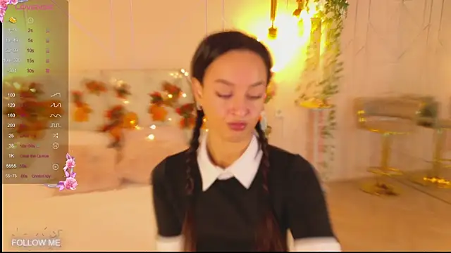 Snapshot of Lolly_Neal chatting on October 31, 5:04 am Lolly Neal online show from October 31, 5:04 am