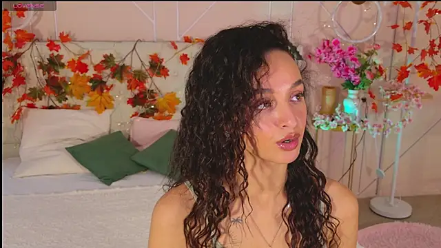 Snapshot of Lolly_Neal chatting on November 26, 4:56 am Lolly Neal online show from November 26, 4:56 am