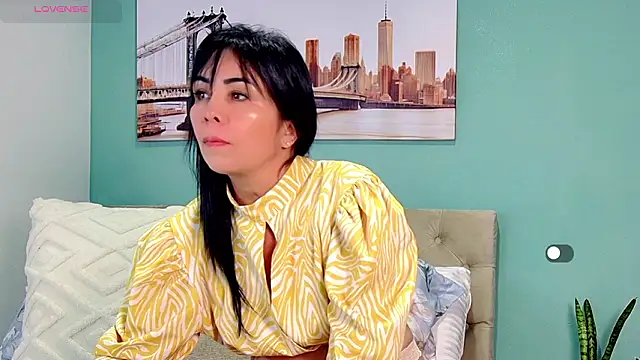 yanella fire online show from February 4, 11:49 am